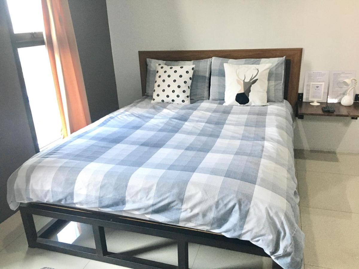 The Room Apartment Surat Thani Exteriör bild