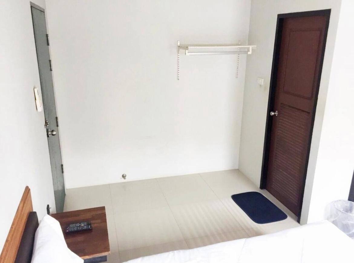 The Room Apartment Surat Thani Exteriör bild