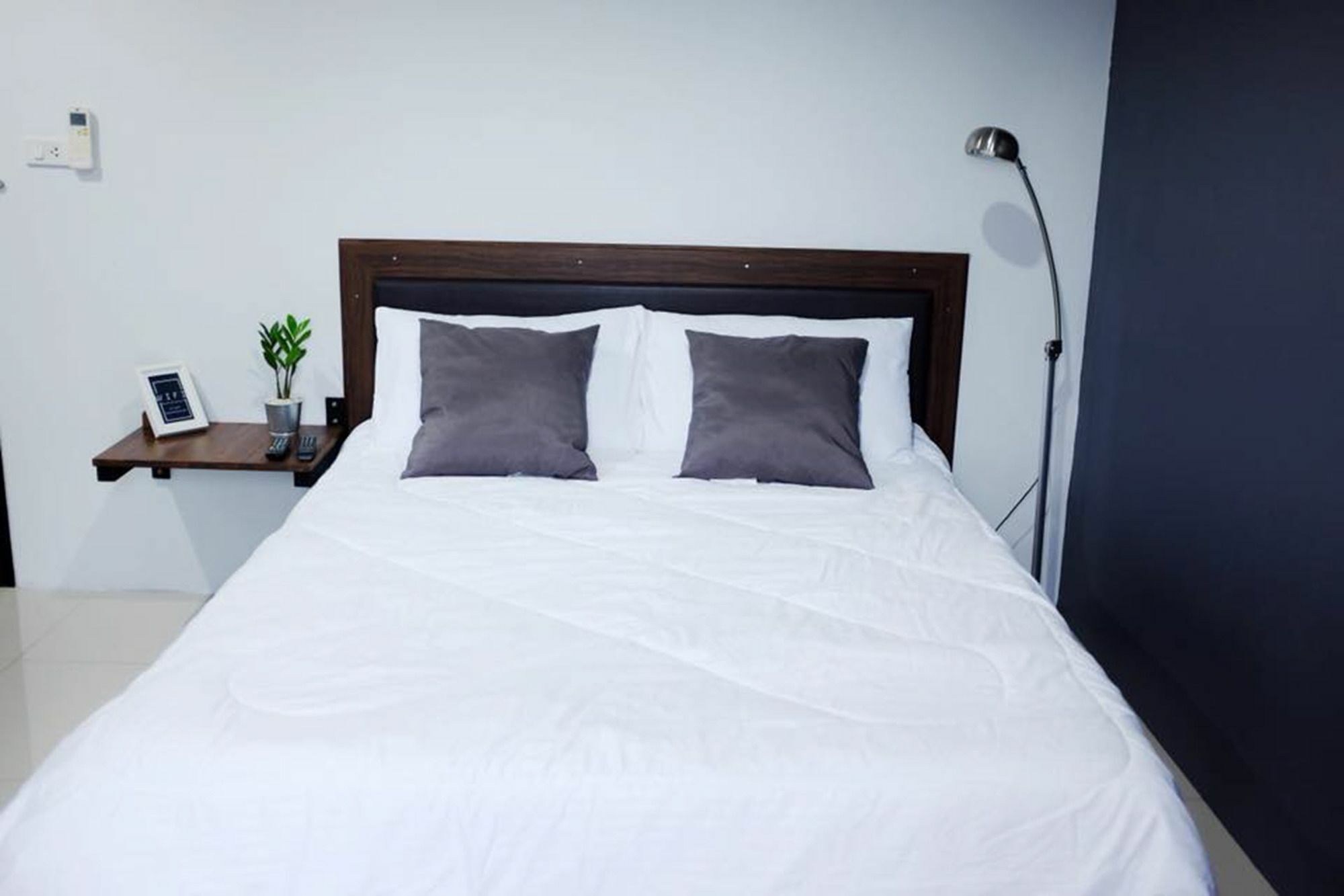 The Room Apartment Surat Thani Exteriör bild
