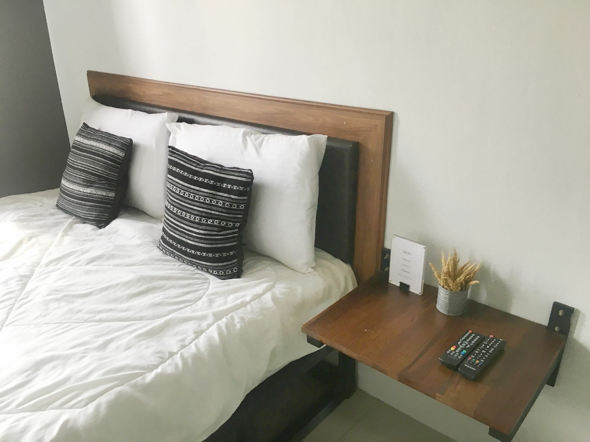 The Room Apartment Surat Thani Exteriör bild
