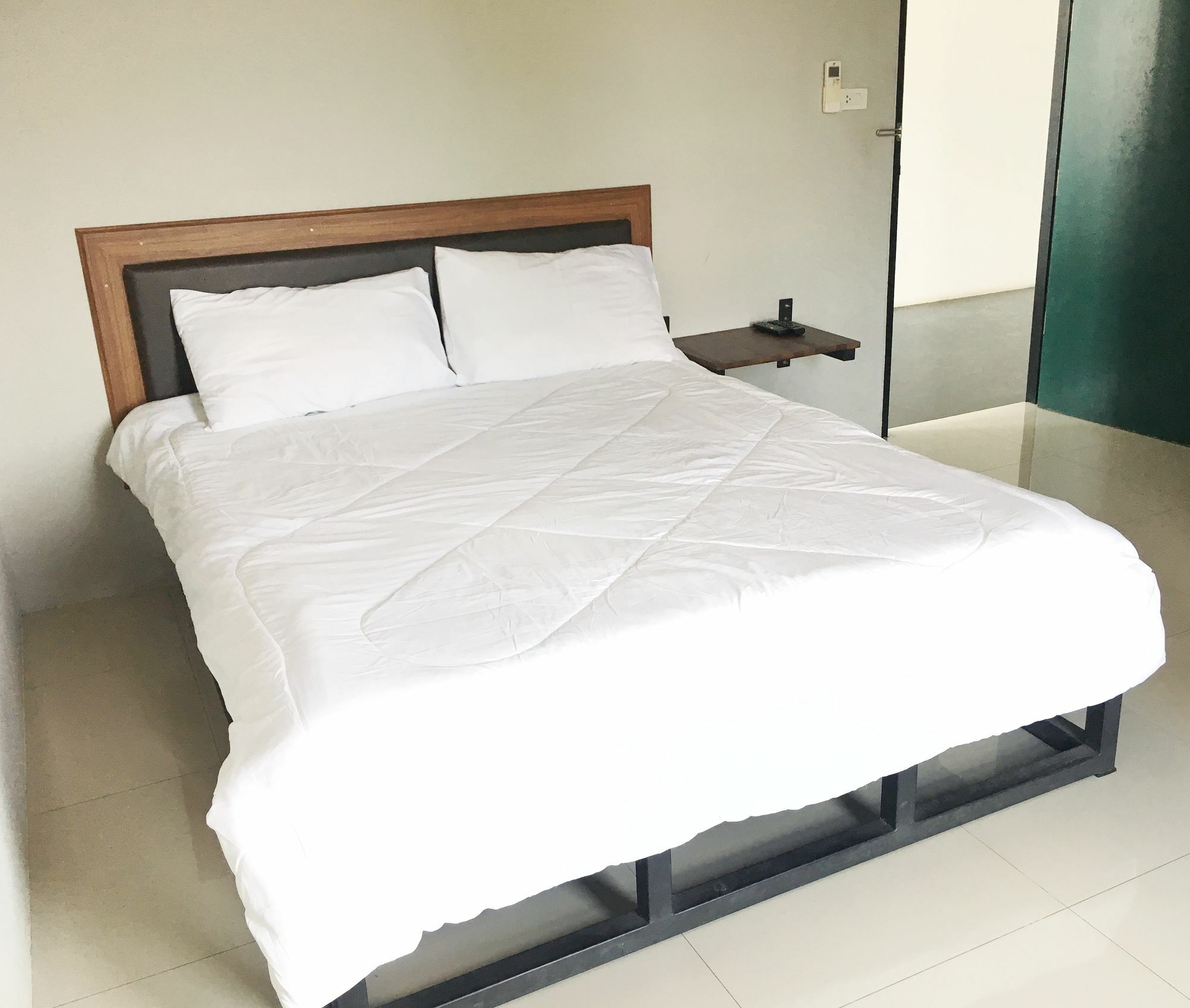The Room Apartment Surat Thani Exteriör bild
