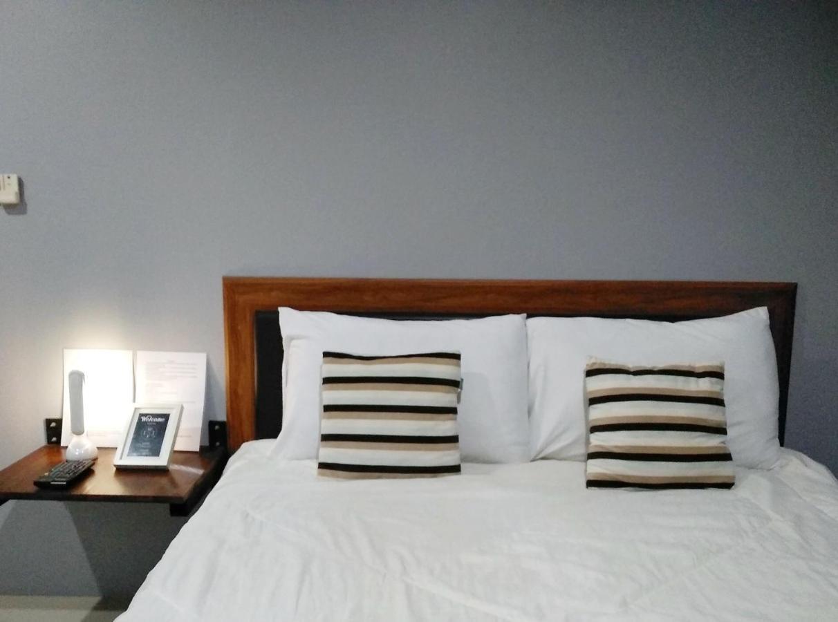 The Room Apartment Surat Thani Exteriör bild